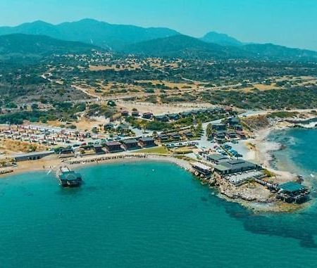 Zambak Holiday Village & Restaurant Superb Seafront Location ! Agios Georgios  Kültér fotó