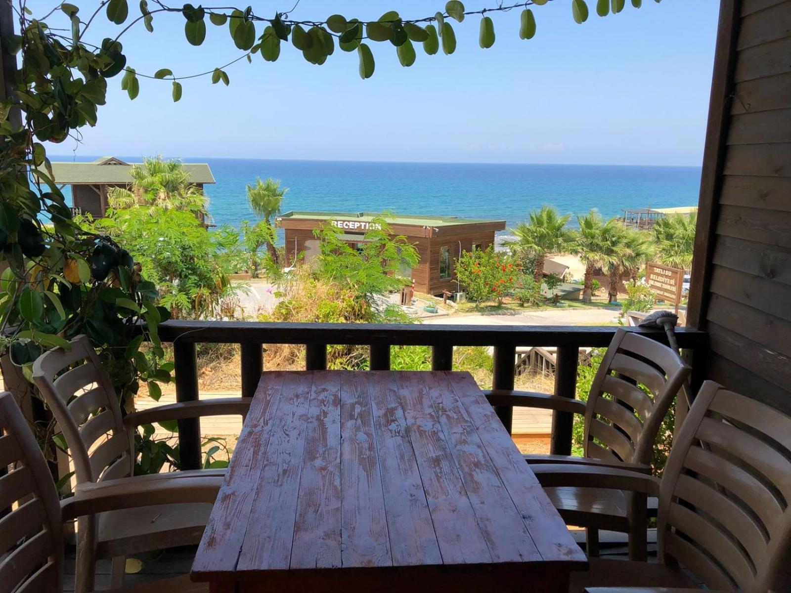 Zambak Holiday Village & Restaurant Superb Seafront Location ! Agios Georgios  Kültér fotó