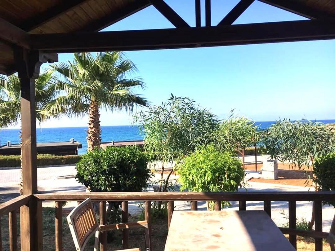 Zambak Holiday Village & Restaurant Superb Seafront Location ! Agios Georgios  Kültér fotó