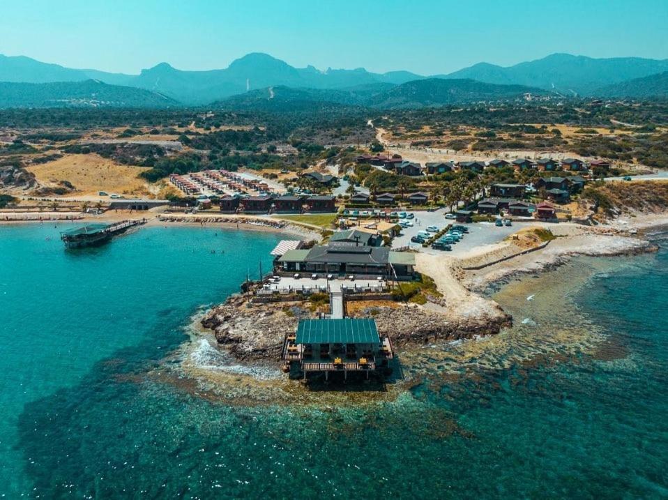 Zambak Holiday Village & Restaurant Superb Seafront Location ! Agios Georgios  Kültér fotó