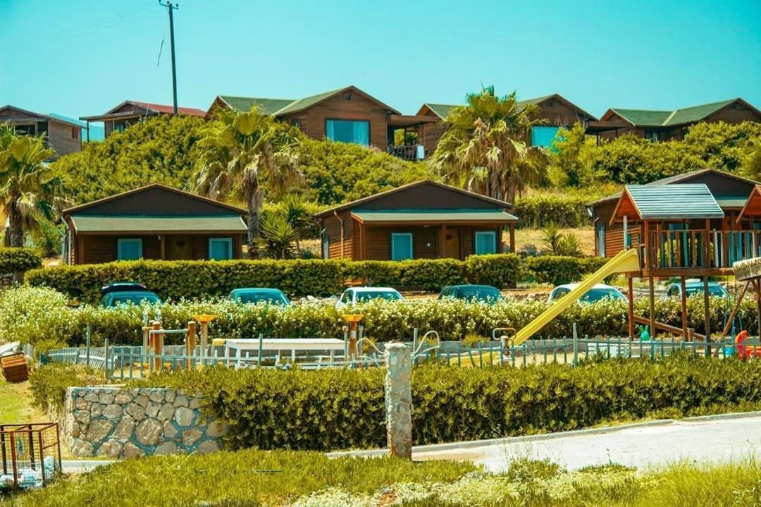 Zambak Holiday Village & Restaurant Superb Seafront Location ! Agios Georgios  Kültér fotó