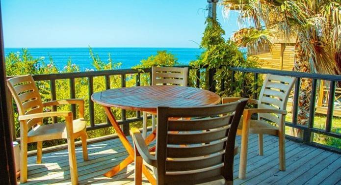 Zambak Holiday Village & Restaurant Superb Seafront Location ! Agios Georgios  Kültér fotó