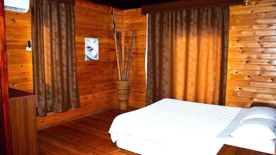 Zambak Holiday Village & Restaurant Superb Seafront Location ! Agios Georgios  Kültér fotó